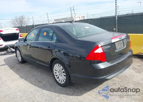 2010 Ford Fusion Hybrid z USA, uszkodzony, nr VIN 3FADP0L30AR178517